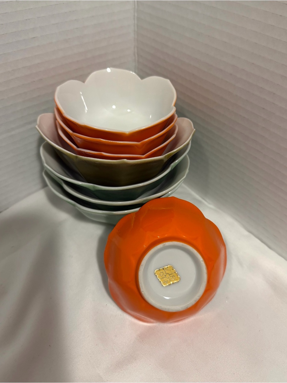 Vintage Lotus Leaf Flower Fine China Small
Dessert Bowls (8)